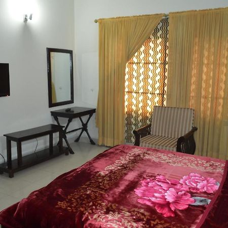 Tourist Hub Islamabad Bed & Breakfast エクステリア 写真