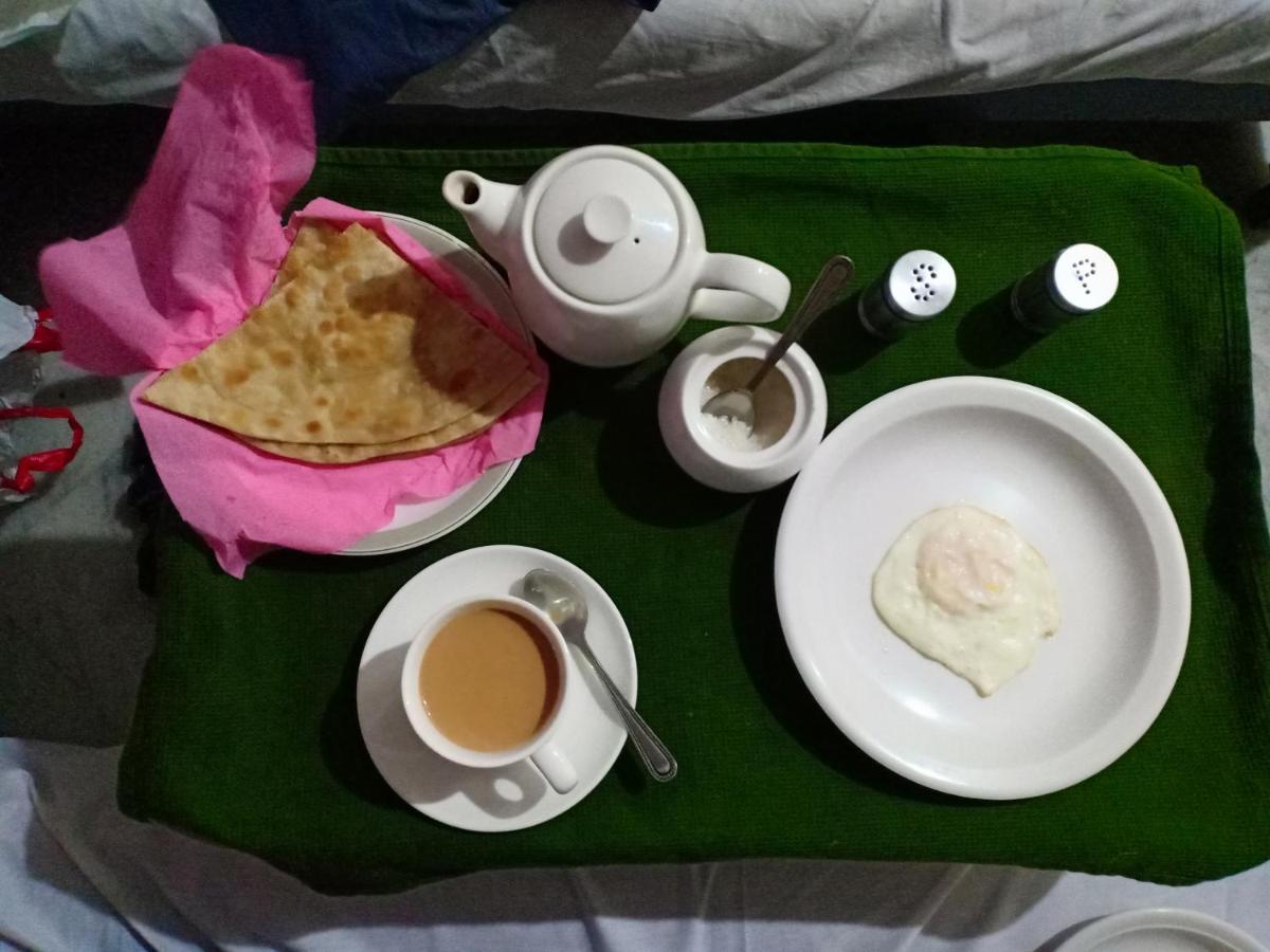 Tourist Hub Islamabad Bed & Breakfast エクステリア 写真