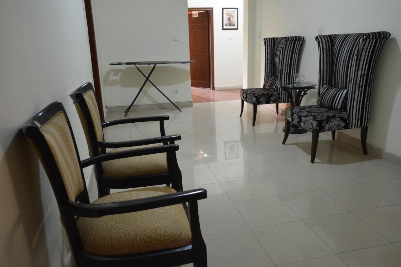 Tourist Hub Islamabad Bed & Breakfast エクステリア 写真