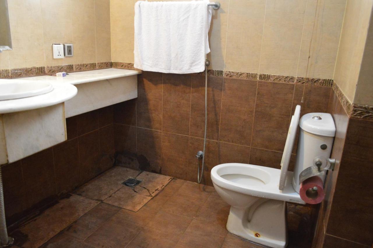 Tourist Hub Islamabad Bed & Breakfast エクステリア 写真