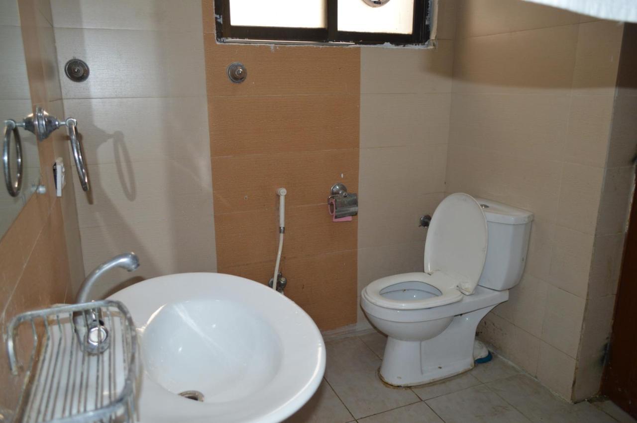 Tourist Hub Islamabad Bed & Breakfast エクステリア 写真